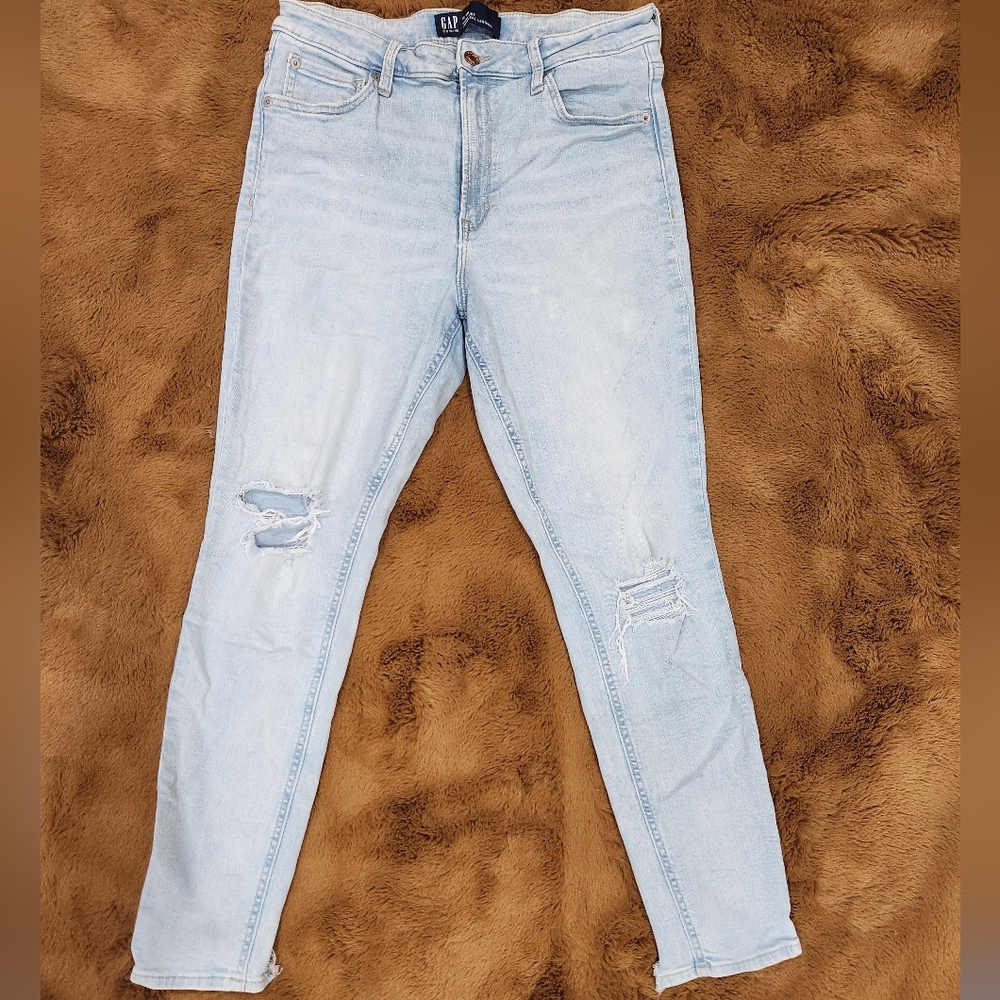 GAP, women's 12/32R,High Rise/Iiversal Legging ,Light Blue, Distressed Jeans